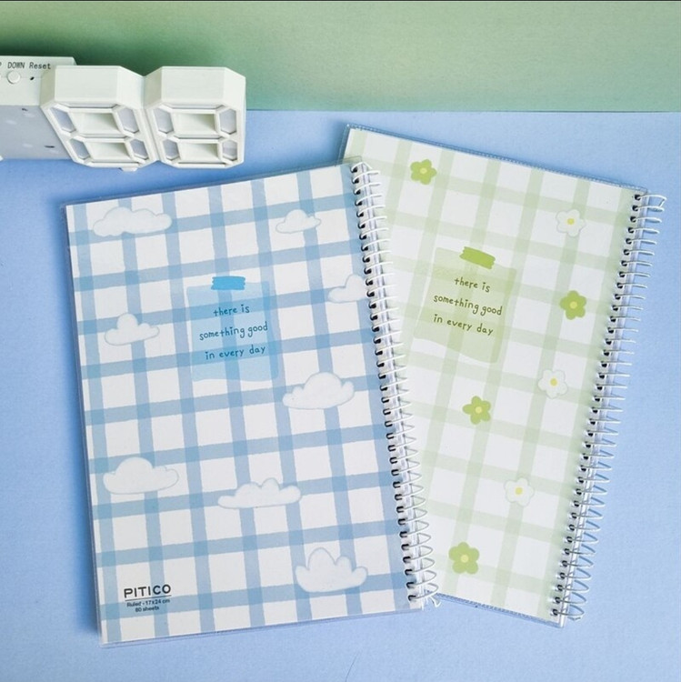 دفترچه فانتزی 80 برگ با جلد سخت و مقاوم سیمی و کاغذ 70 گرم خط دار سفید شکوفه گیلاس پینترستی و میوه ای دخترانه