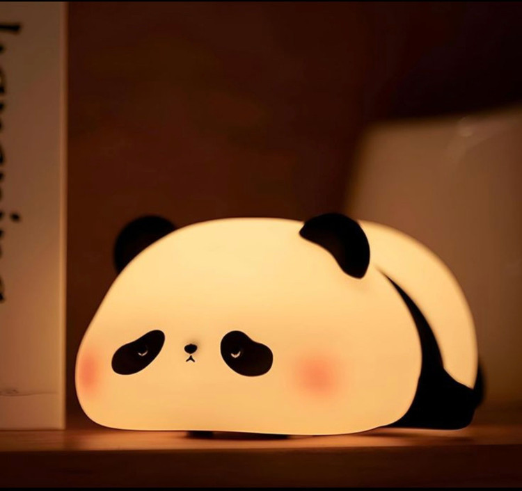 چراغ خواب لمسی ضربه ای سیلیکونی طرح پاندا خسته وارداتی کیوت سفید نرم شارژی